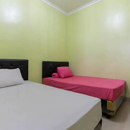 מלון Mencil Kostawira Syariah Bintaro Mitra Reddoorz מראה חיצוני תמונה